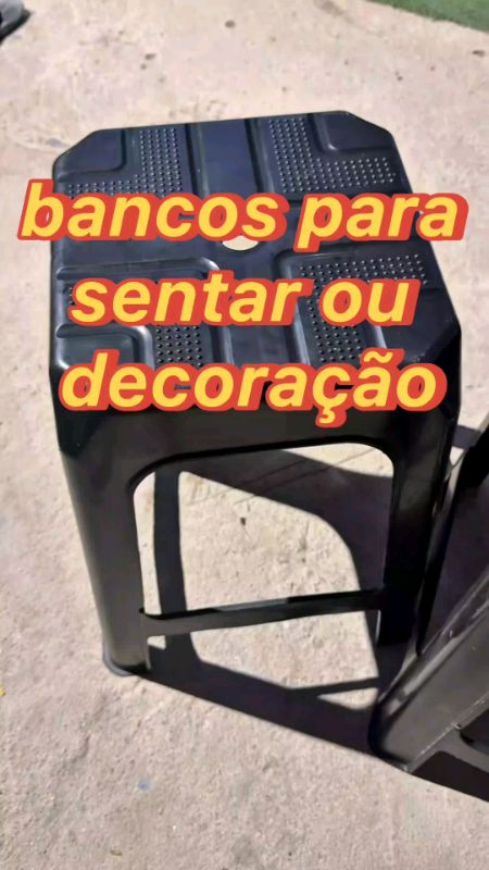 Dê uma olhada em Kit de 4 Banqueta de Plástico Banquinho Reforçado Preto Banco Suporta Até 120Kg #banco #banqueta #mochinho #plástico #resistente